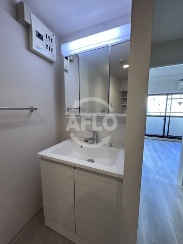 洗面設備　パークモダン新大阪　洗面台