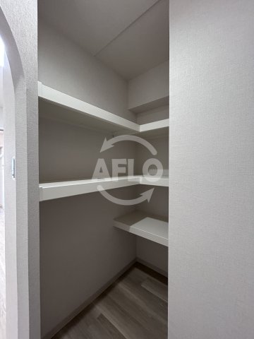 収納　パークモダン新大阪　押入れ