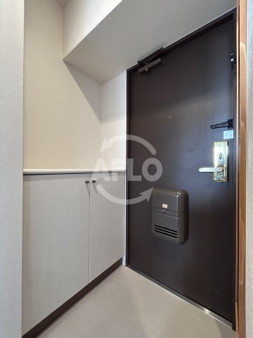 玄関　パークモダン新大阪　玄関