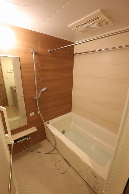 バス・シャワールーム　バス