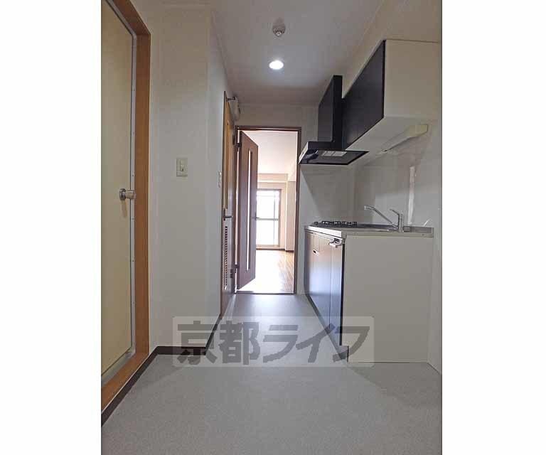 その他部屋・スペース　玄関からみた室内です。