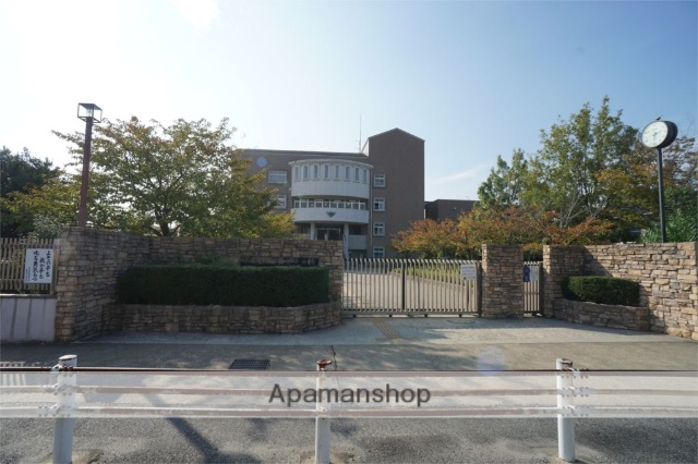 中学校　郡山南中学校（中学校）まで1110m