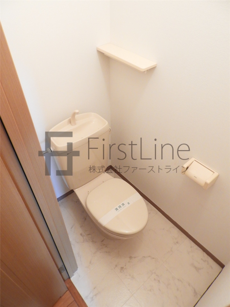 トイレ　別号室の写真です