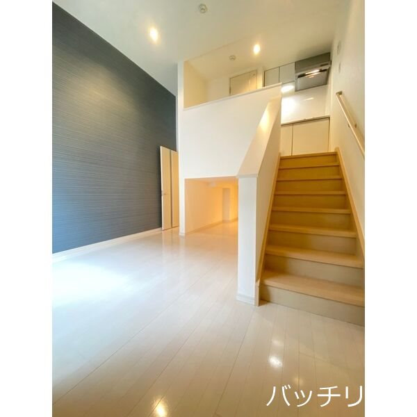 居室・リビング　別号室タイプの為、現状を優先致します。