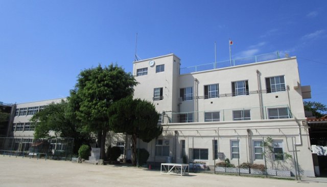 小学校　吹田市立吹田第一小学校（小学校）まで218m