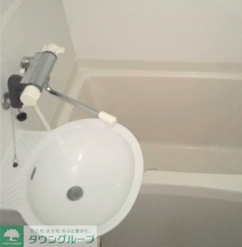 洗面設備　混合水栓で温度調節が簡単！