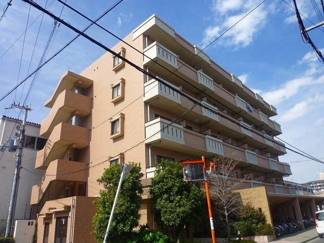 建物外観　鉄筋コンクリート造のしっかりとしたマンションです。