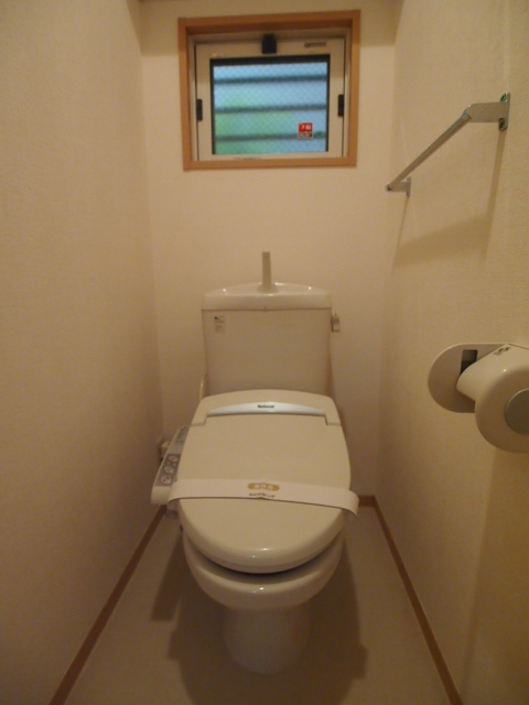 トイレ　小窓月　※別部屋参考