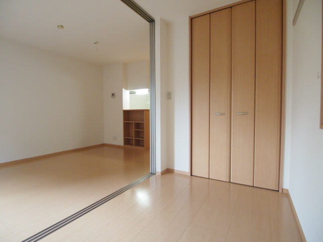 収納　ベッドルームには収納完備　※別部屋参考