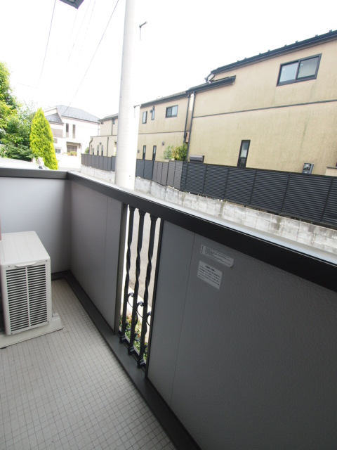 バルコニー　布団も干せるゆとりあるバルコニー　※別部屋参考