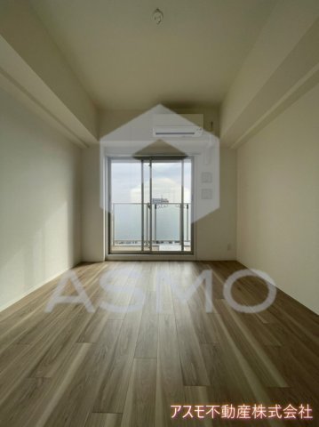 居室・リビング　同マンション別部屋参考写真