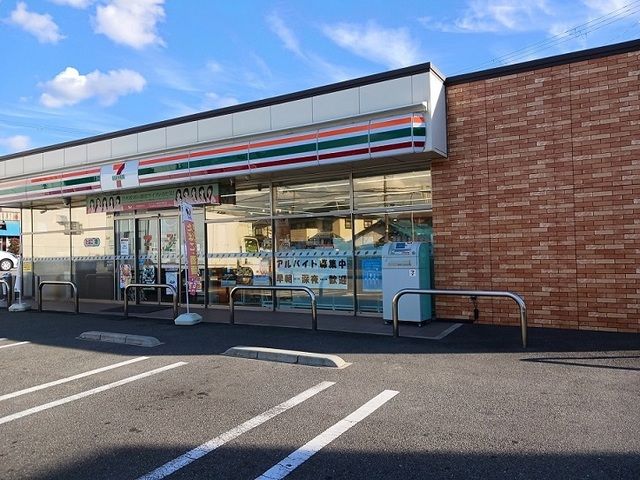 コンビニ　セブンイレブン様（コンビニ）まで160m