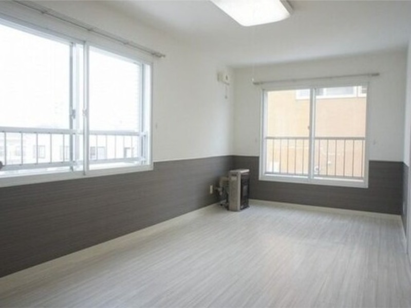 居室・リビング　退去予定につき同タイプ別号室の画像です。