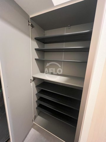 収納　スプランディッド難波WESTII　シューズボックス