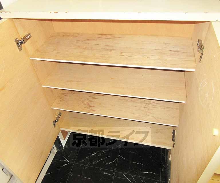 収納　シューズボックス