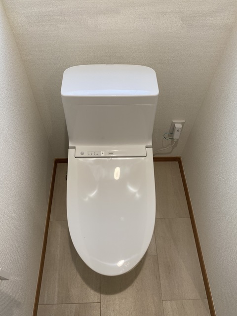 トイレ　ウォシュレット付き！