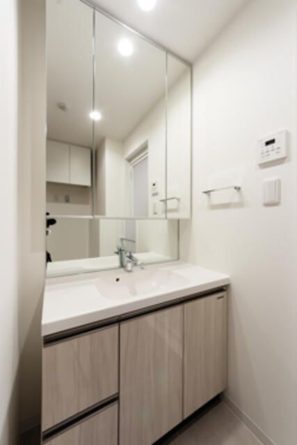 洗面設備　写真は同タイプ住居です。