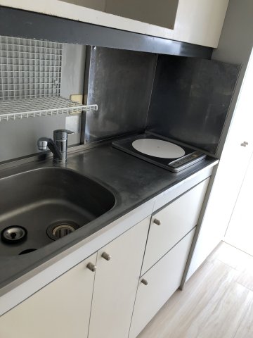 キッチン　コンパクトなキッチンで掃除もラクラク