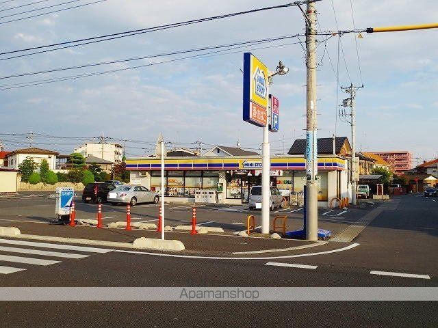コンビニ　ミニストップ（コンビニ）まで550m