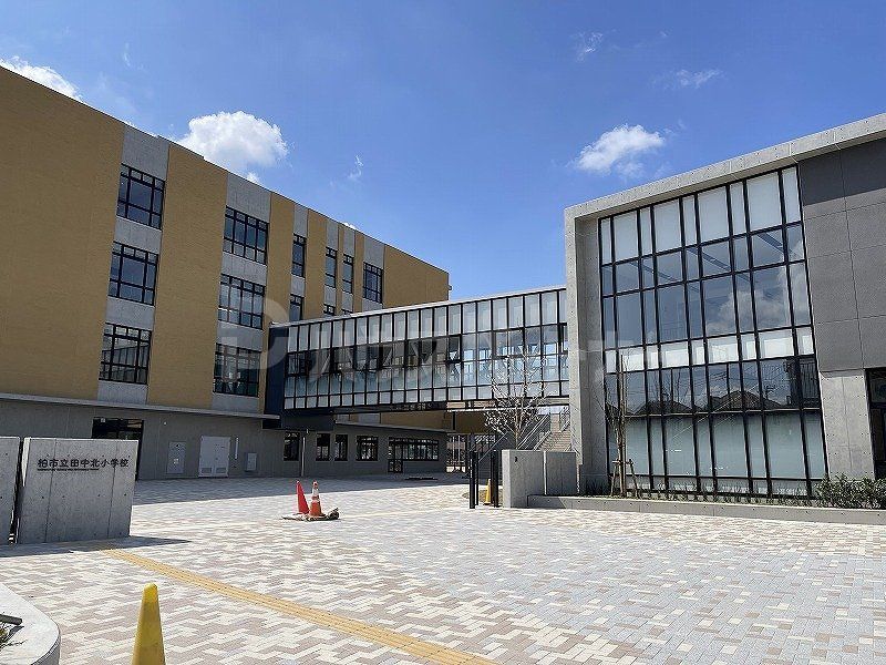 小学校　田中北小学校（小学校）まで350m