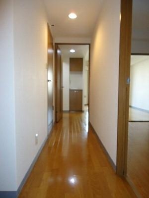 玄関　※参考写真