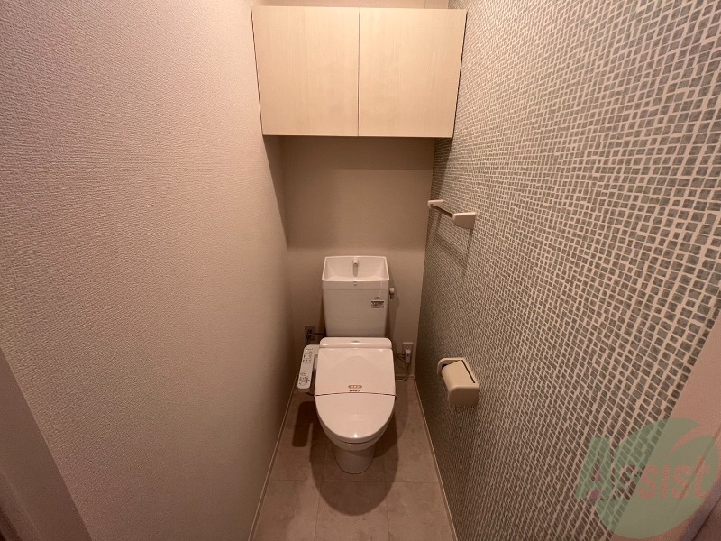 トイレ　トイレはこちらのウォシュレット付きになりますね。