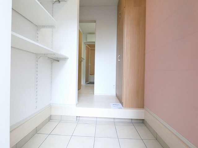 玄関　※室内は現況を優先します