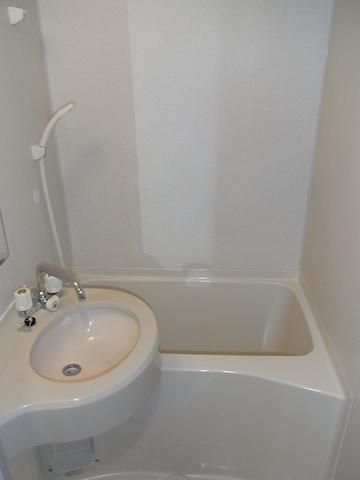 バス・シャワールーム　バスルーム