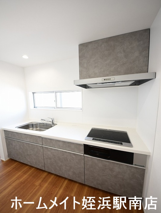 キッチン　★当店掲載物件以外もご一緒にご紹介可能です★※別部屋反転写真