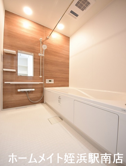 バス・シャワールーム　★ご連絡、お待ちしております♪★※別部屋反転写真