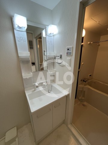 洗面設備　ベルンガーデン巽　独立洗面台