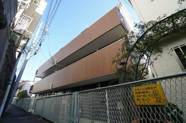 建物外観　落ち着いた雰囲気の外観です