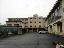 中学校　富士宮市立富士宮第三中学校（中学校）まで632m