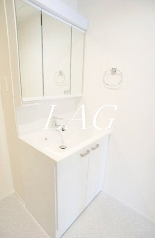 洗面設備　独立洗面台です。