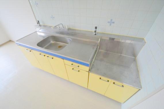 キッチン　あなたの好みに合わせたコンロを置いてくださいね。