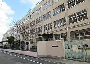 小学校　東大阪市立西堤小学校（小学校）まで694m
