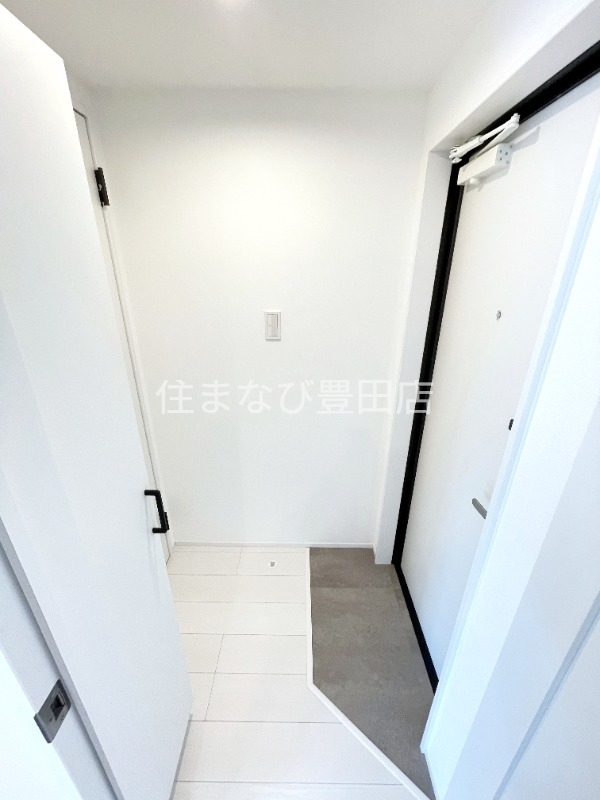 玄関　同型別部屋写真