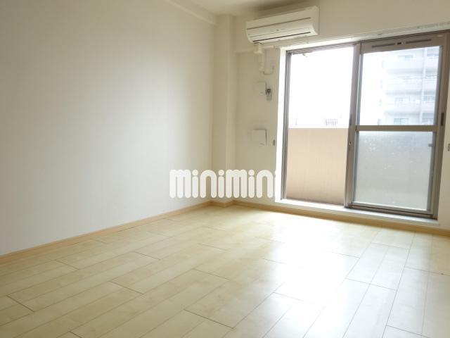 居室・リビング　明るいリビングです