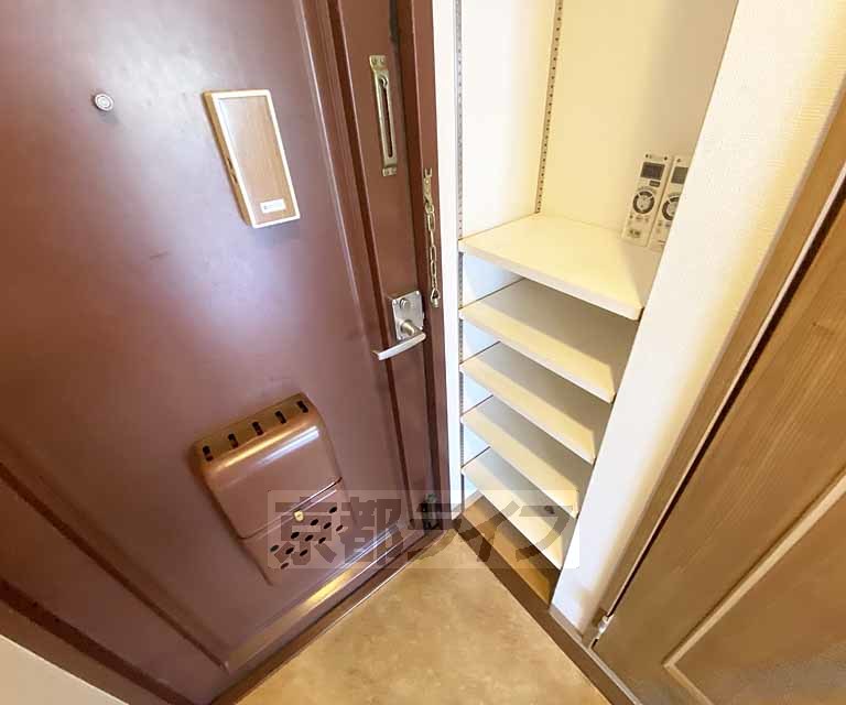 収納　多くの靴を収納可能です。