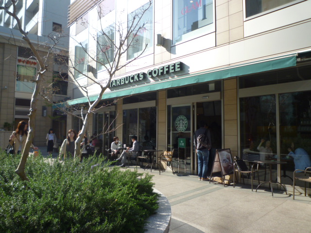 飲食店　スターバックスコーヒー白金高輪店（飲食店）まで150m