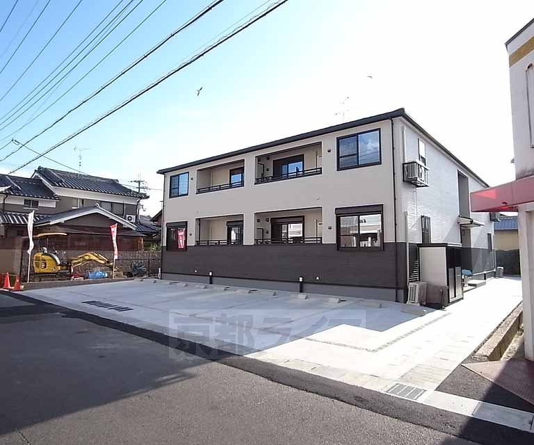 建物外観　２０１３年築です。