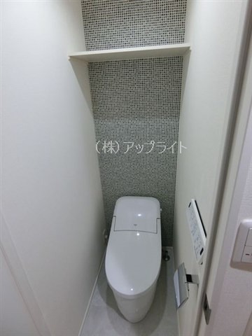 トイレ　温水洗浄便座