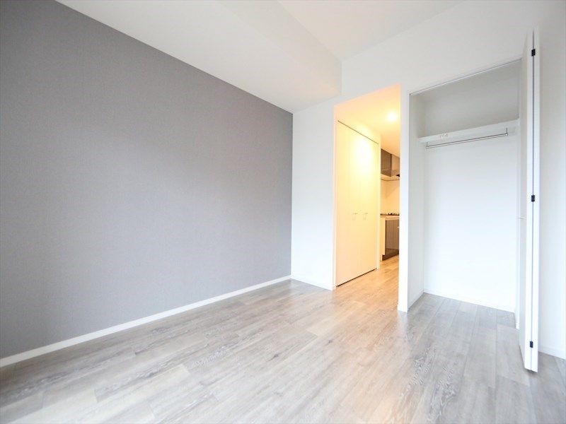 居室・リビング　洋室8.3帖　クローゼット付（収納充実してます）