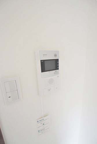 セキュリティ　★モニター付きインターホンで来客時も安心★