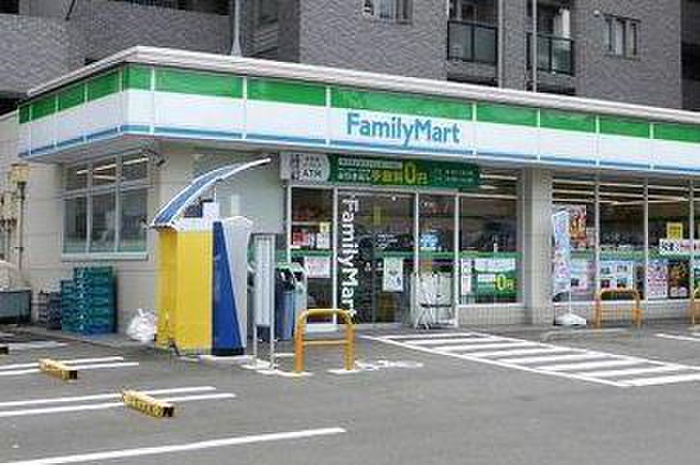 コンビニ　ファミリーマートスリーウェル新横浜店（コンビニ）まで234m