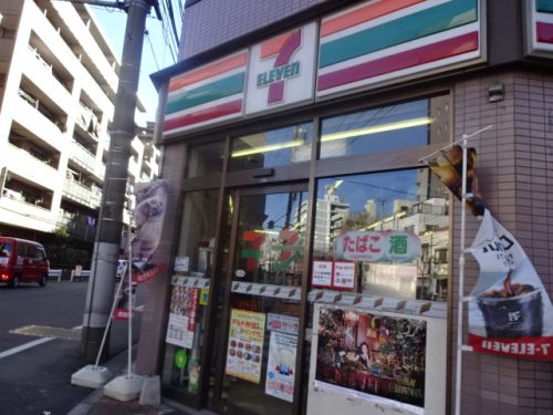 コンビニ　セブンイレブン・墨田菊川店（コンビニ）まで186m