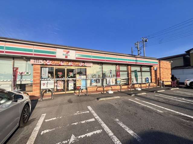 コンビニ　セブン－イレブン坂東辺田店（コンビニ）まで574m