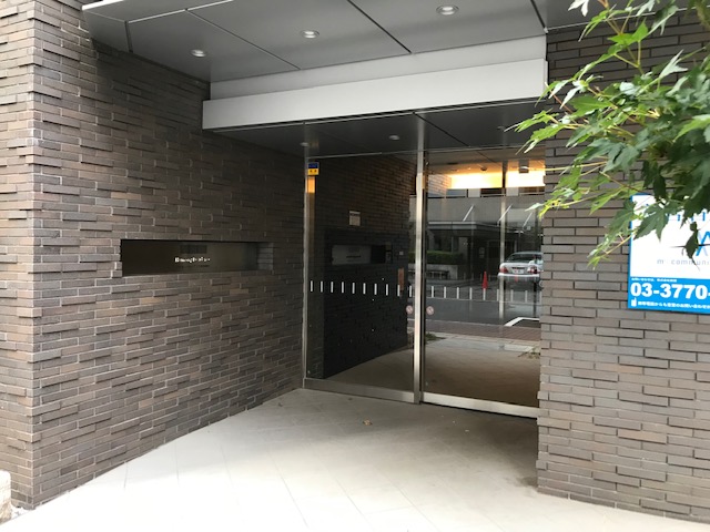 エントランス　清潔なエントランスです