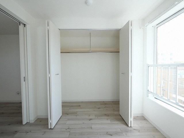 収納　両開きのクローゼット収納です♪