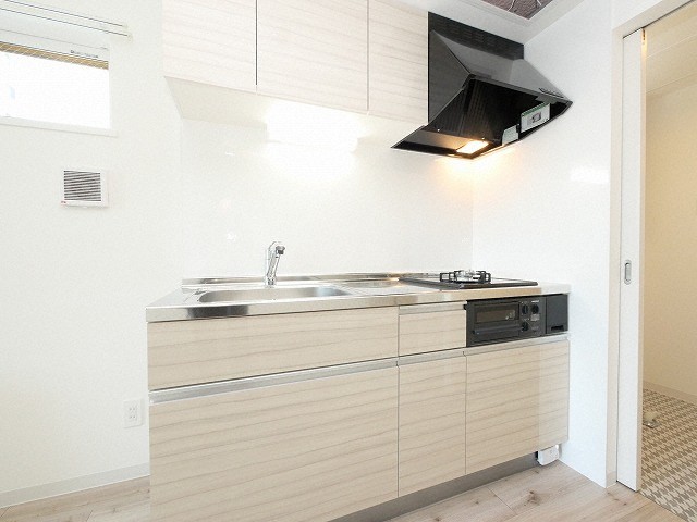 キッチン　２口コンロの独立システムキッチンです♪